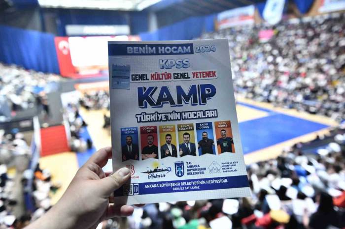 Mansur Yavaş, “Kpss Genel Tekrar Kampı”na Katılan Binlerce Adaylarla Bir Araya Geldi