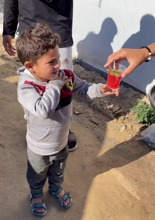 Diş Teknisyeni Mokhtar, Gazzeli Çocukların Kahramanı Oldu