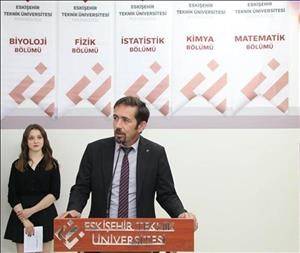 Estü Fen Fakültesinde Bitirme Projeleri Poster Sunum Şenliği Gerçekleştirildi