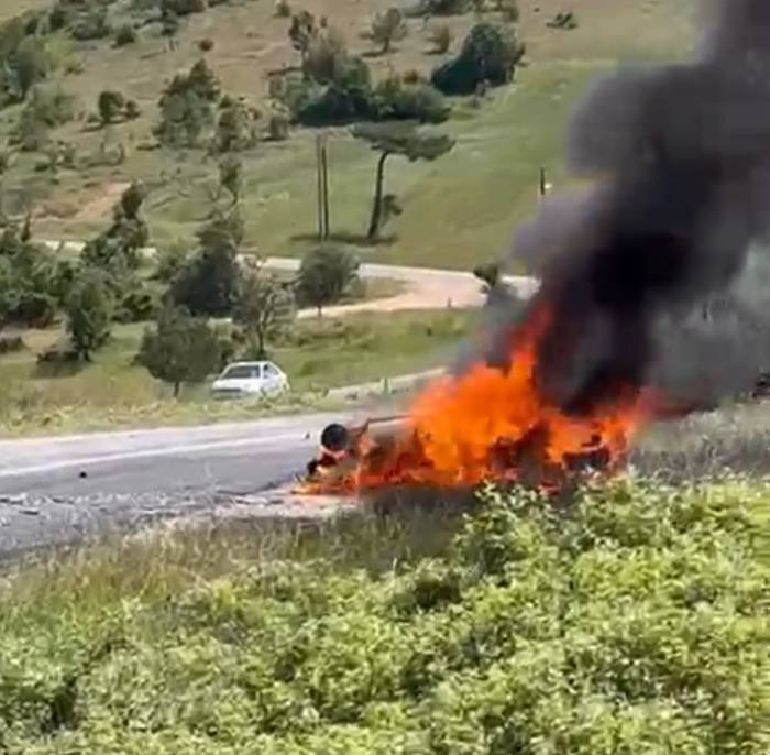 Manisa’da Feci Kaza: Araç Sürücüsü Yanarak Can Verdi, 7 Kişi Yaralandı