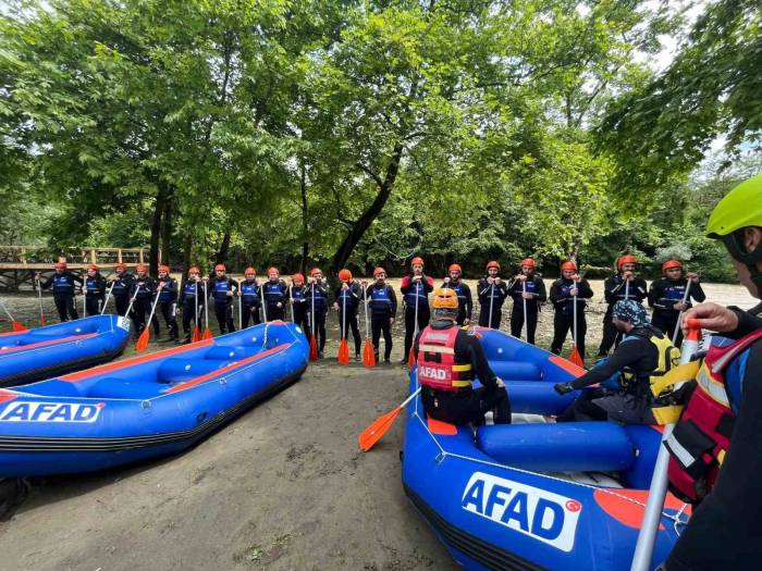 Afad’ta 31 Personele Su Üstü Eğitimi