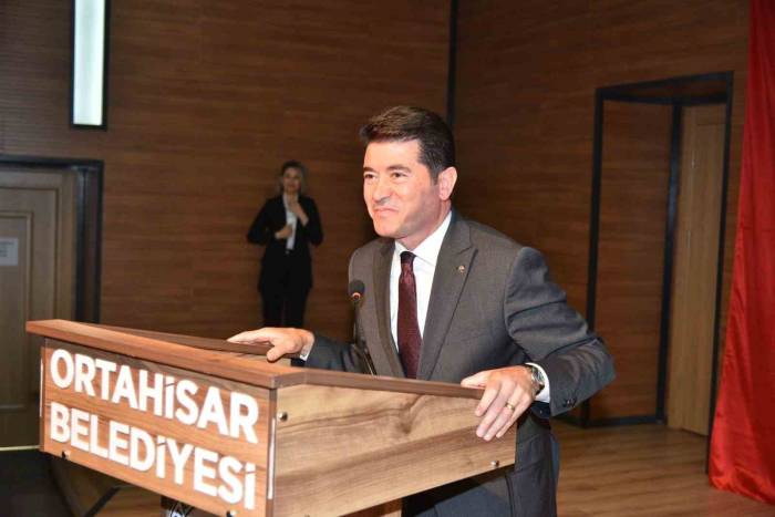 Ortahisar Belediye Başkan Ahmet Kaya: “10 Kişinin Yapacağı İşi 100 Kişiyle Yapan Birimler Var”