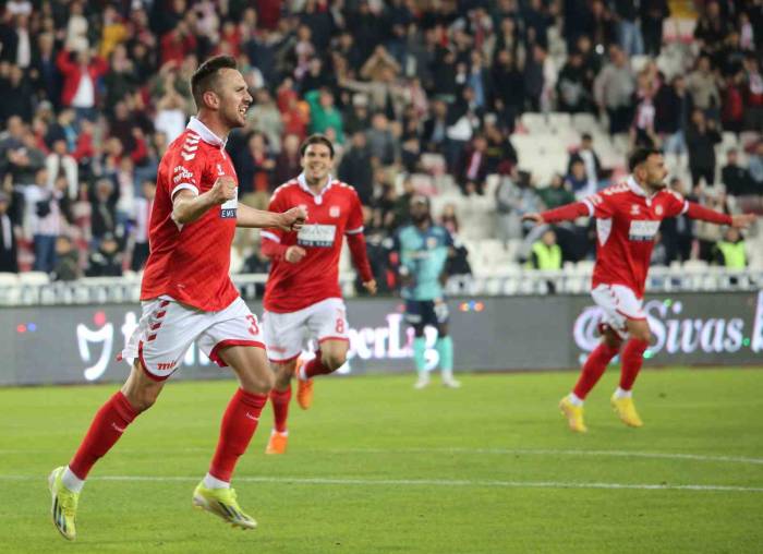 Trendyol Süper Lig: Sivasspor: 2 - Kayserispor: 1 (Maç Sonucu)