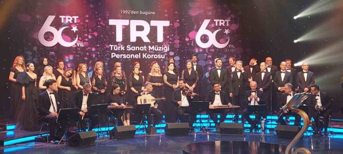 Trt Personellerinden Türk Sanat Müziği Korosu