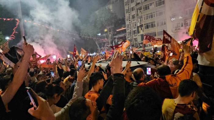 Bandırma’da Galatasaray’ın Kutlamaları Başladı