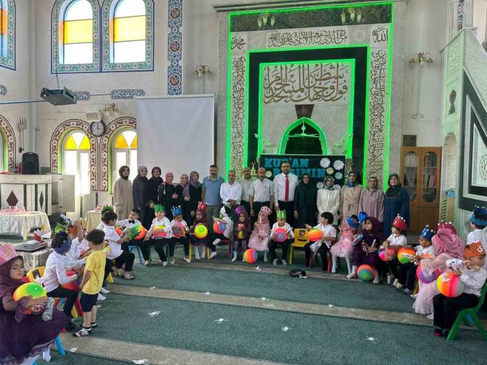 Kur’an Kursu Öğrencilerinden Yıl Sonu Etkinliği
