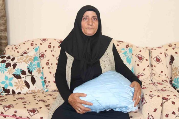 Bebeğini Bir Gün Koklayabildi, 35 Yıldır Özlemini Çekiyor