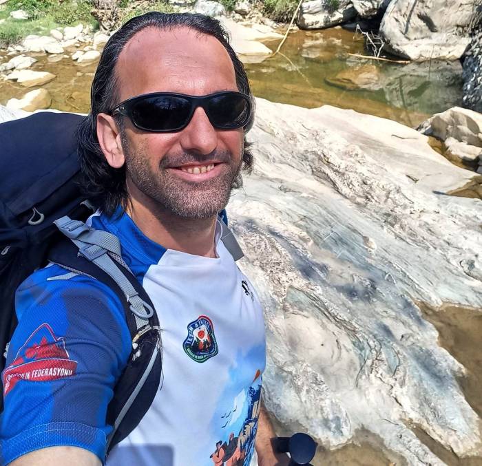 Kayalıklardan Düşen Kuşadalı Dağcı Hayatını Kaybetti