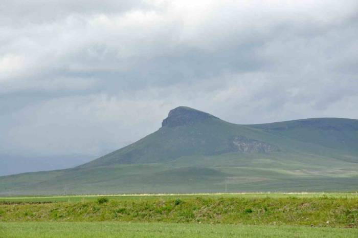 Kars’ta King Kong’un Kafasına Benzeyen Dağ