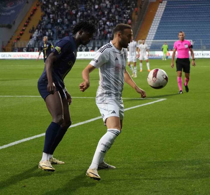 Trendyol Süper Lig: Kasımpaşa: 2 - Beşiktaş: 1 (Maç Sonucu)