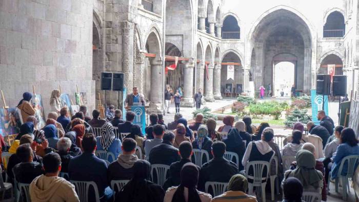 Tarihî Mekânda Necip Fazıl’a Vefa