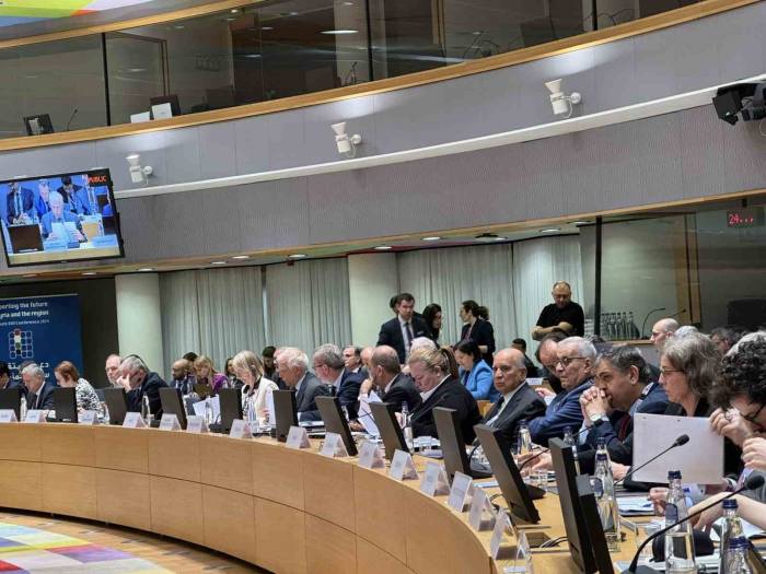 Ab’den Suriyeli Mültecilere 2 Milyar Euro Destek Taahhüdü