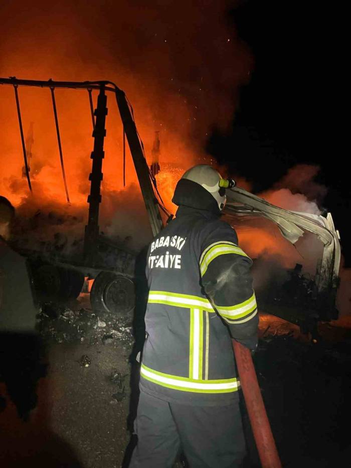 Babaeski’de Tır Alev Alev Yandı