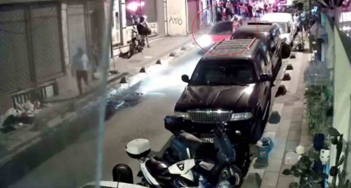 Bayrampaşa’da Şampiyonluğu Kutlayan Taraftara Çarpıp Kaçtı, O Anlar Güvenlik Kamerasına Yansıdı