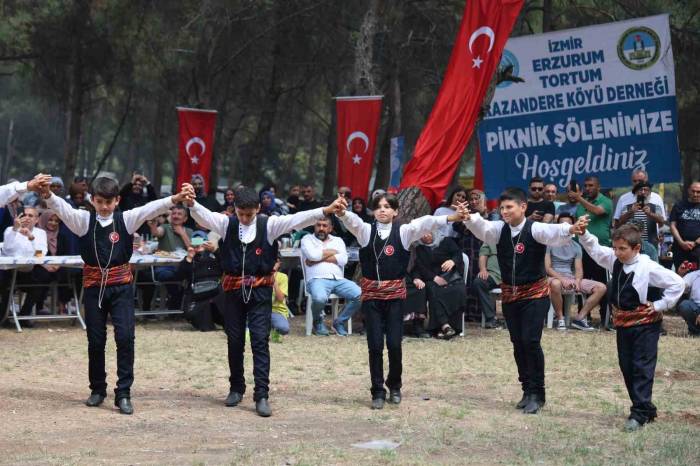 Binlerce Erzurumlu İzmir’deki Piknik Şöleninde Bir Araya Geldi