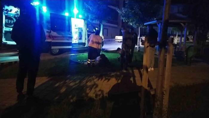 Parkta Silahlı Saldırıya Uğrayan Genç Yaralandı