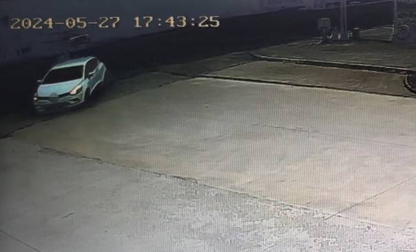 Siteye Girmek İsteyen Otomobile Motosiklet Çarptı: 1 Yaralı