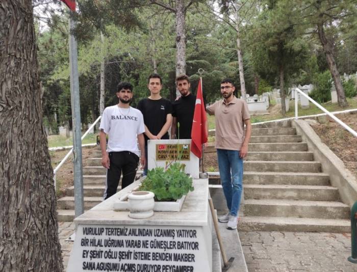 Gediz’de Öğrencilerden Örnek Davranış