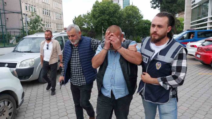 Park Halindeki Araçtan Hırsızlık Yapan Şahıs Tutuklandı