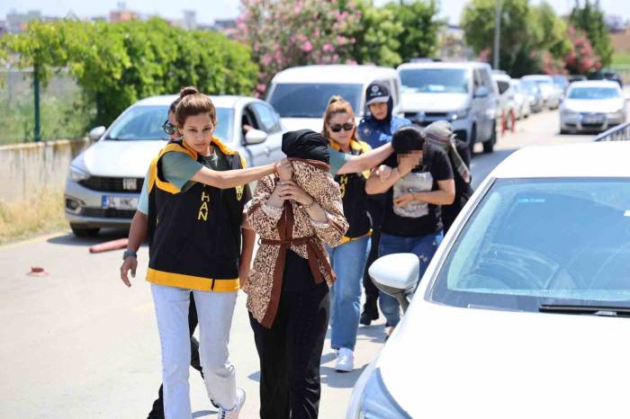 Seyhan Polisi Saksıya Gizlenmiş Halde Uzun Namlulu Silah Ele Geçirdi