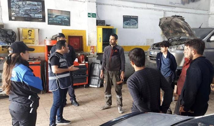 139 Vatandaş Dolandırıcılık Ve Hırsızlığa Karşı Bilgilendirildi