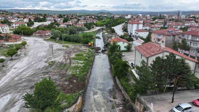 Alaca Deresi’nde Temizlik Çalışması Yapıldı