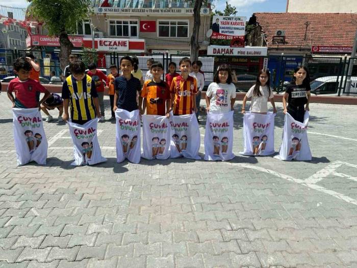 Sungurlu’da Geleneksel Çocuk Oyunları Şenliği Düzenlendi