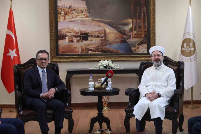 Diyanet İşleri Başkanı Erbaş, Azerbaycan Dini Kurumlarla İş Üzre Devlet Komitesi Başkanı Mammadov’u Kabul Etti