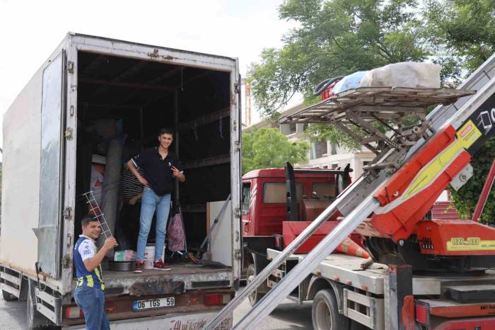 Rezerv Alandaki Konut Ve İş Yerleri Taşınıyor