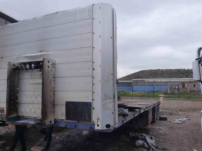 ‘Change’ Edilerek Şasi Numarası Değiştirilen Tır Dorselerine El Konuldu