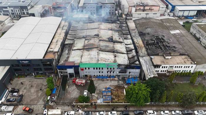 Samsun’daki Fabrika Yangını 9 Saatte Söndürüldü