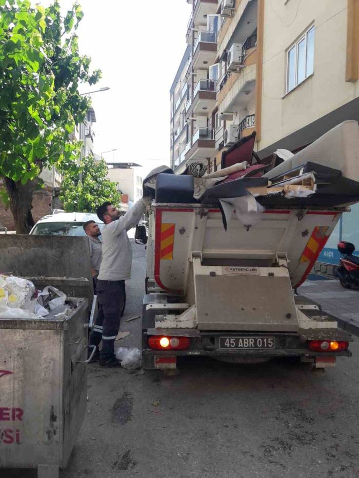 Şehzadeler’de Günde 6 Ton Atık Toplanıyor