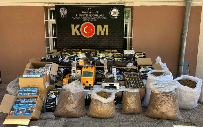 İki Adrese Yapılan Operasyonda Bol Miktarda Kaçak Sigara Ve Tütün Ele Geçirildi