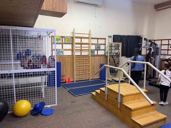 Tika’dan Filistin Mülteci Kampı Sağlık Merkezine Destek