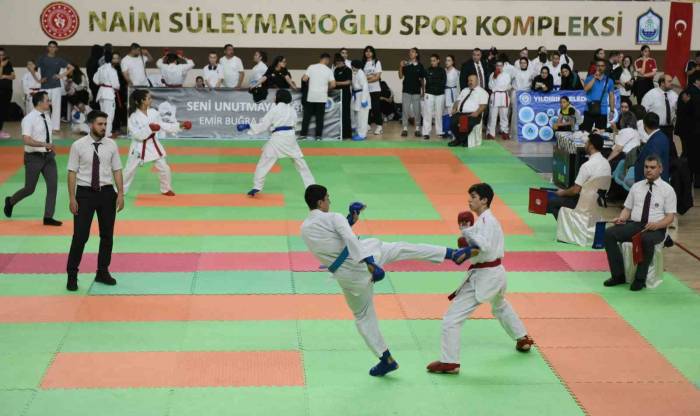 Yldırım Belediyesi Karate Şampiyonasına Ev Sahipliği Yapıyor