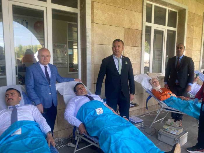 Patnos’ta Kan Bağışı Kampanyasına Yoğun Katılım