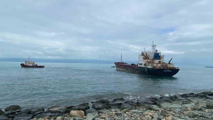 Hopa Sahilinde Karaya Oturan Yük Gemisi İçin 185 Gün Sonra Kurtarma Çalışması Başlatıldı