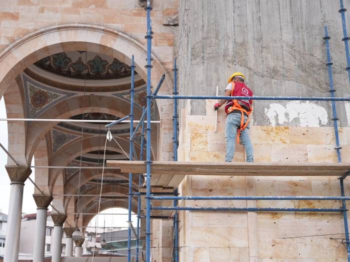 Cedidiye Camisinin Minareleri Şekilleniyor