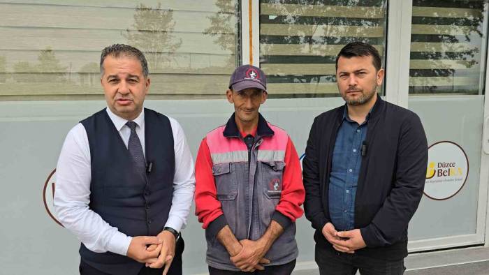 Temizlik İşçisinden Örnek Davranış