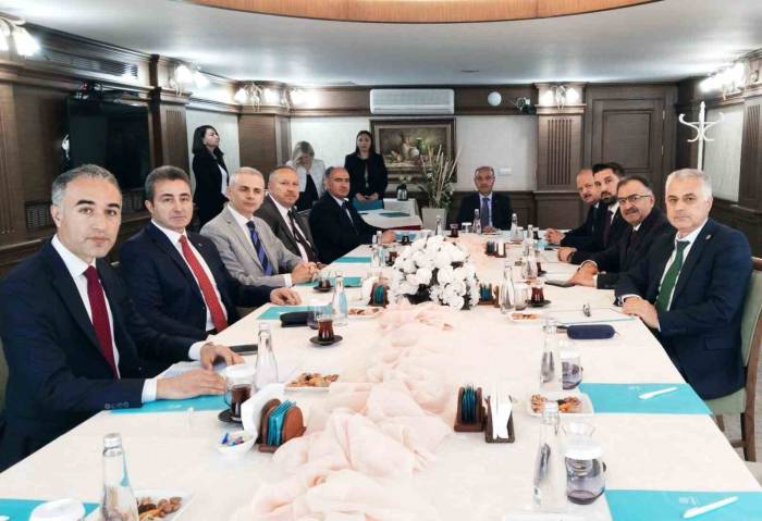 Koç, Vilayetler Birliği Encümen Üyeliğine Seçildi