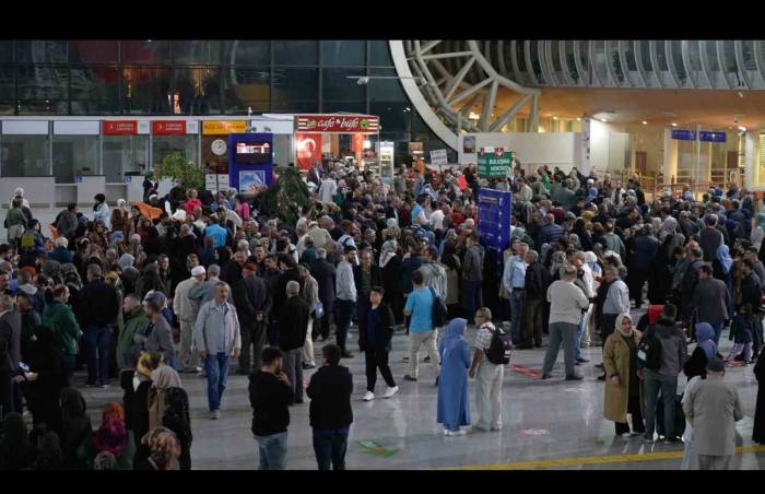 Erzincan’dan Hac Kafilesi Dualarla Uğurlandı