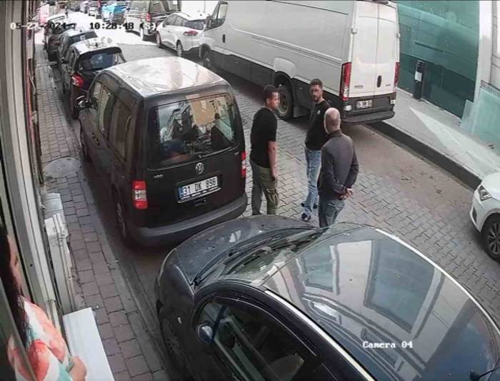 Fatih’te Önce Yanına Çağırdı, Sonra Silahına Sarılarak Vurdu: O Anlar Kamerada