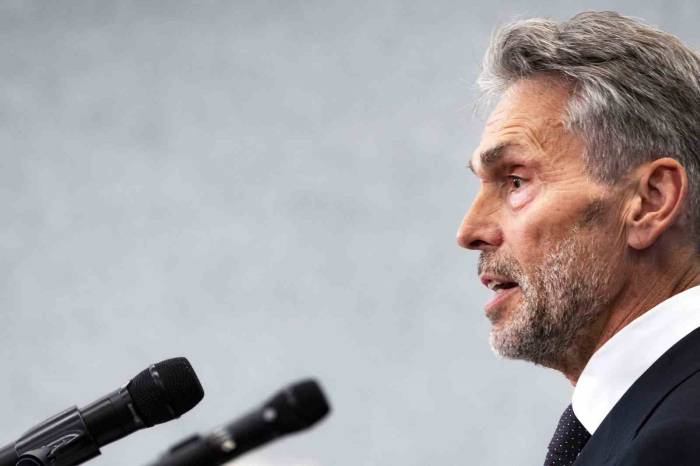 Hollanda’da Başbakanlığa Eski İstihbarat Teşkilatı Başkanı Dick Schoof Önerildi