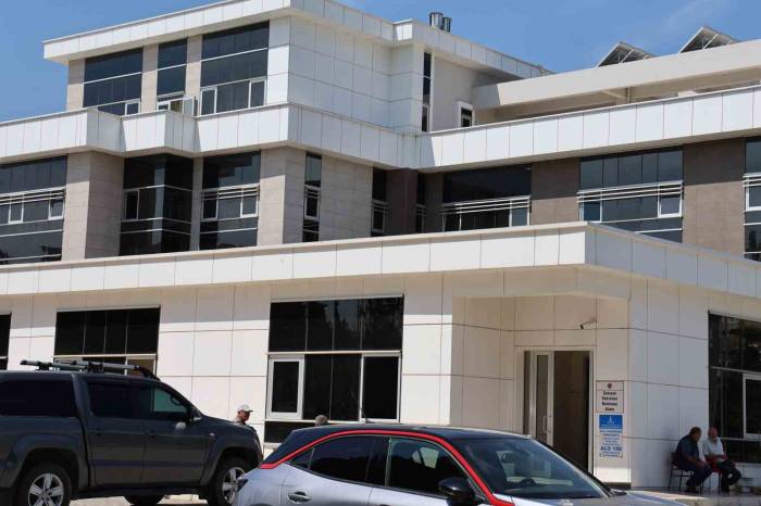 Anne Ve Babasını Uyuşturucu Parası İçin Katletmiş