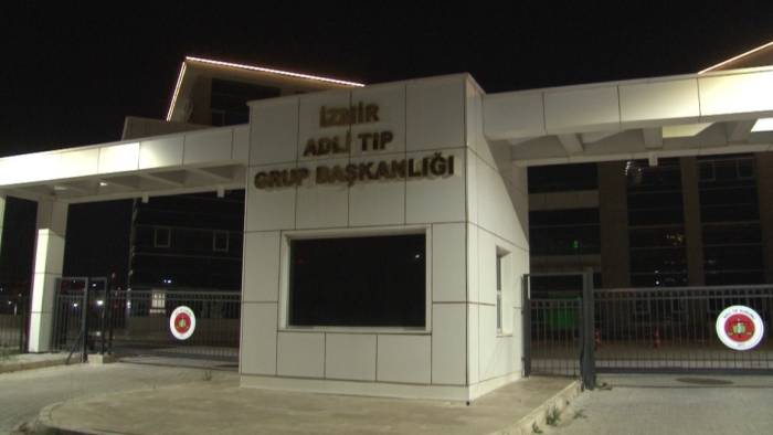 İzmir’de Evlat Dehşeti: Anne Ve Babasını Öldürüp İntihar Etti