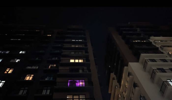 İstanbul’da Lüks Rezidansta 21 Yaşındaki Gencin Şüpheli Ölümü: Çatıdan Düşüp Hayatını Kaybetti