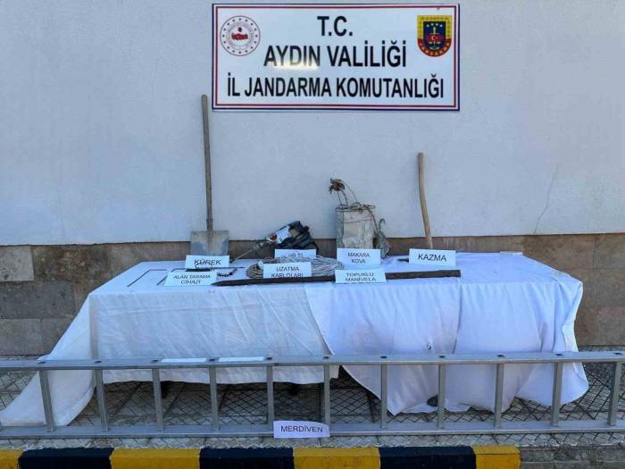 Kazdıkları Çukurda Yakalandılar