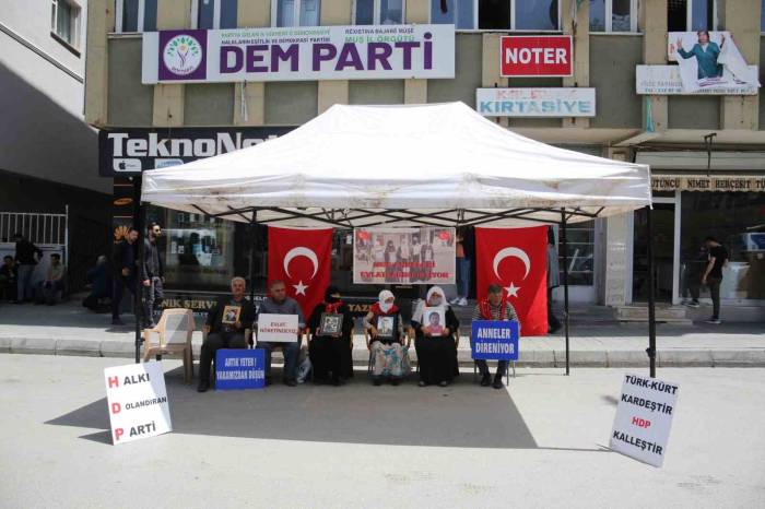 Muşlu Annelerin Evlat Nöbeti Devam Ediyor