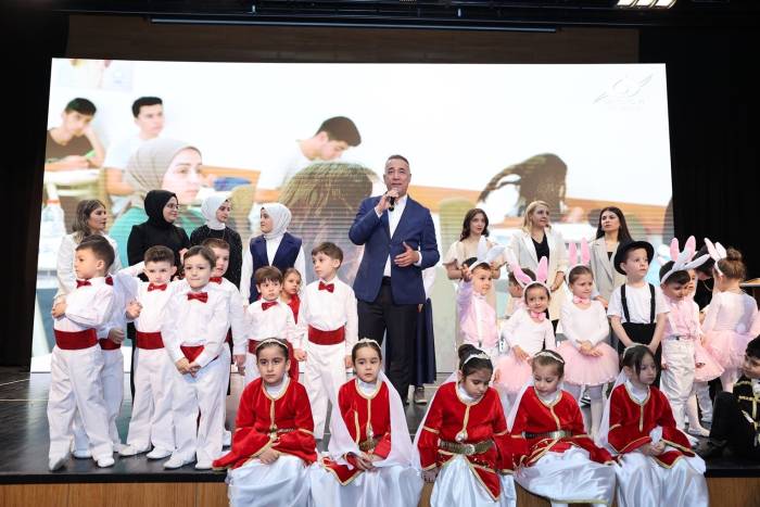 Sultangazi’de Minikler Yıl Sonu Gösterisi Heyecanı Yaşadı