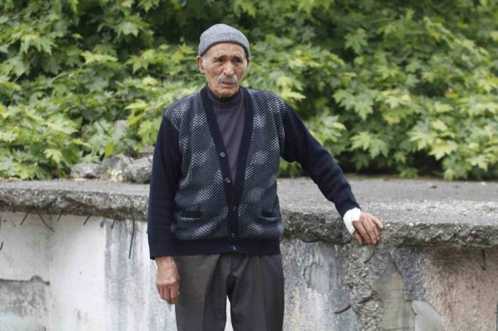 Başıboş Köpeklerin Saldırısına Uğrayan 80 Yaşındaki Depremzede Korku Dolu Anları Anlattı